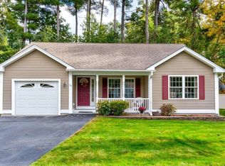 35 Bowes Cir, Hudson, NH 03051