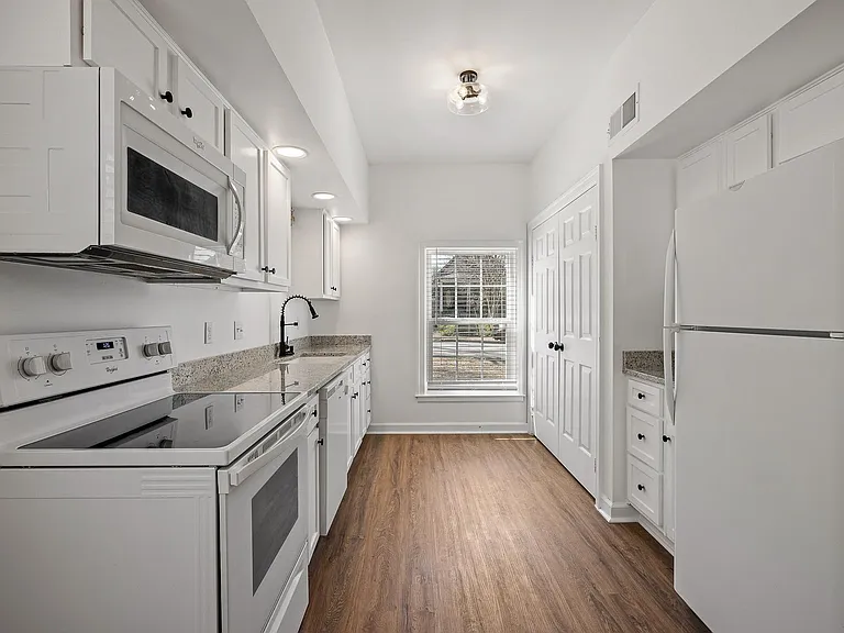 522 Summitt St — Photo 7