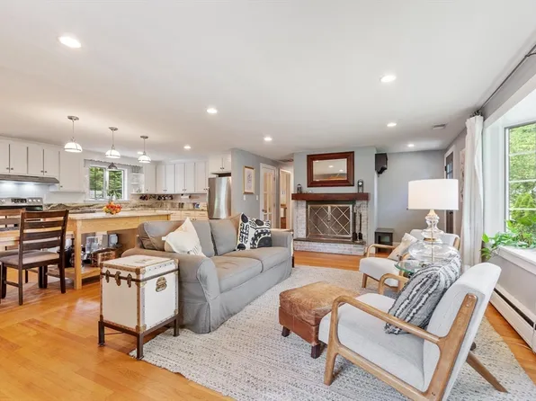 230 Harrington Ave, Concord, MA 01742
