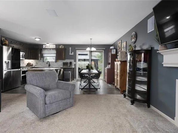 305 193rd St, Smithville, MO 64089