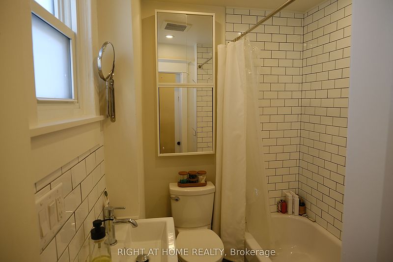 Toronto Townhouse for rent - 2 Bedrooms — photo 25