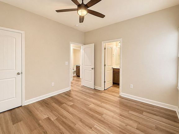 4th image of 401 Spring Ave