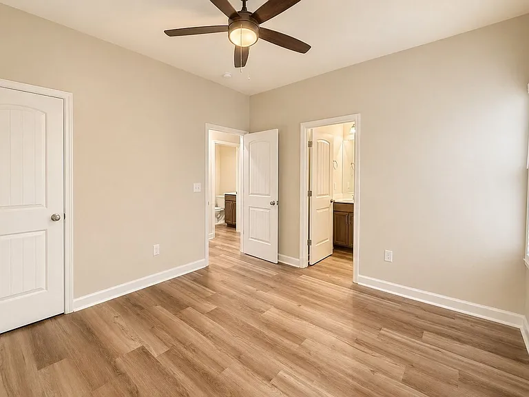 401 Spring Ave — Photo 4