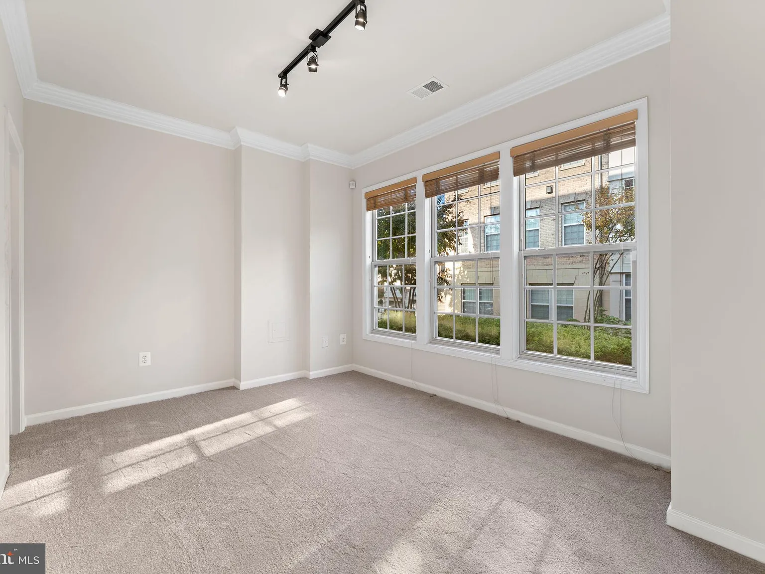 Potomac Overlook Condo — Photo 4