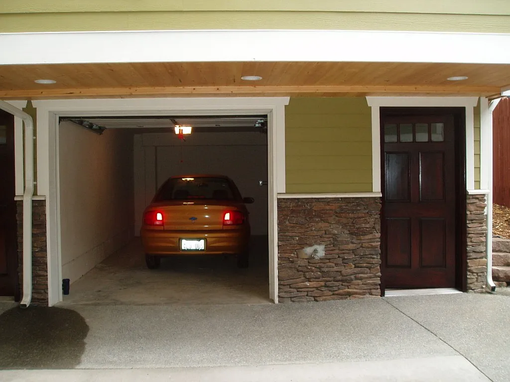 3 bed, 1750 sqft, $3,695 — Photo 2