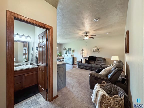 3rd image of 4409 W Townsley Pl
