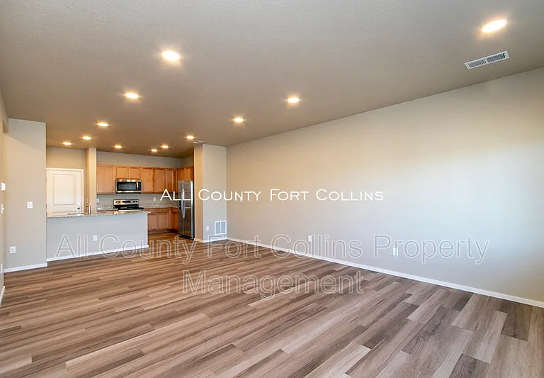 3602 Ronald Reagan Ave — Photo 4