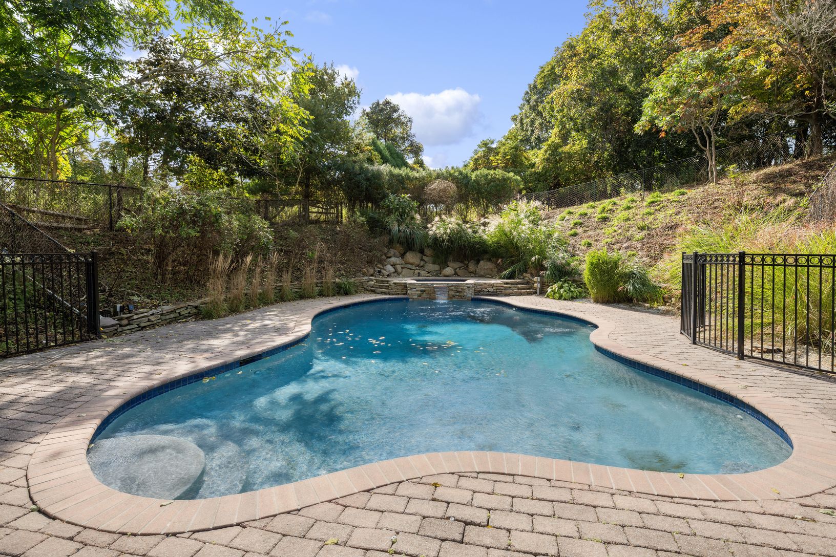  Heated Gunite Pool and Hot Tub