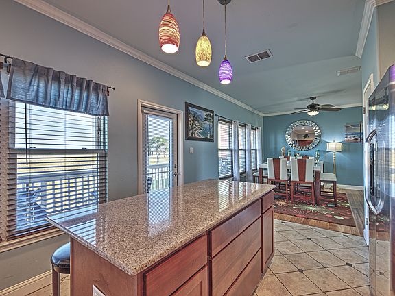 4th image of 162 La Concha Blvd