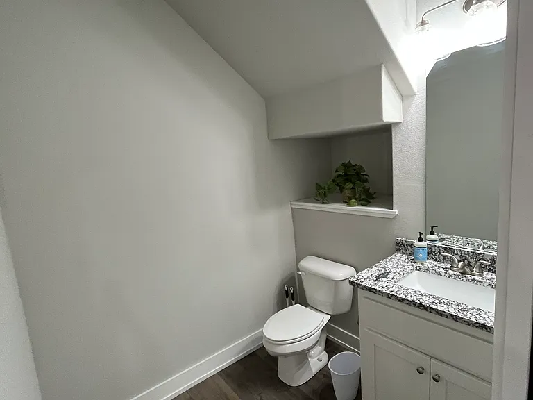 2248 W Moore Ln — Photo 5