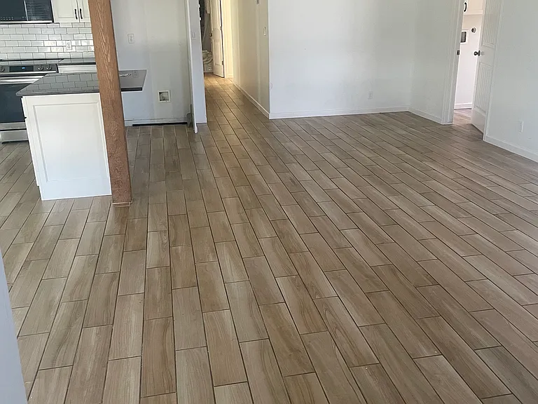 505 E Broadway Ave S — Photo 16
