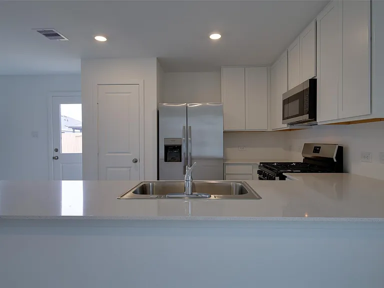 10915 Tawny Rdg — Photo 10