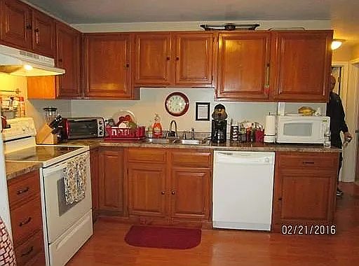4th image of 655 Plantation St Unit 14B