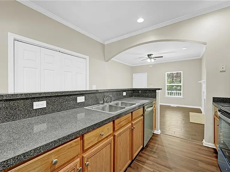 1477 Akridge St NW — Photo 8