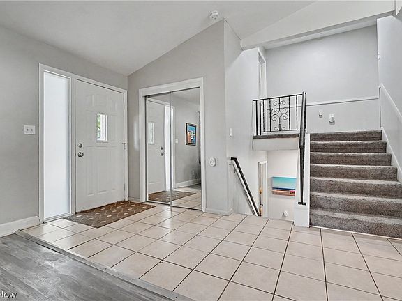 3rd image of 684 Cliffside Dr