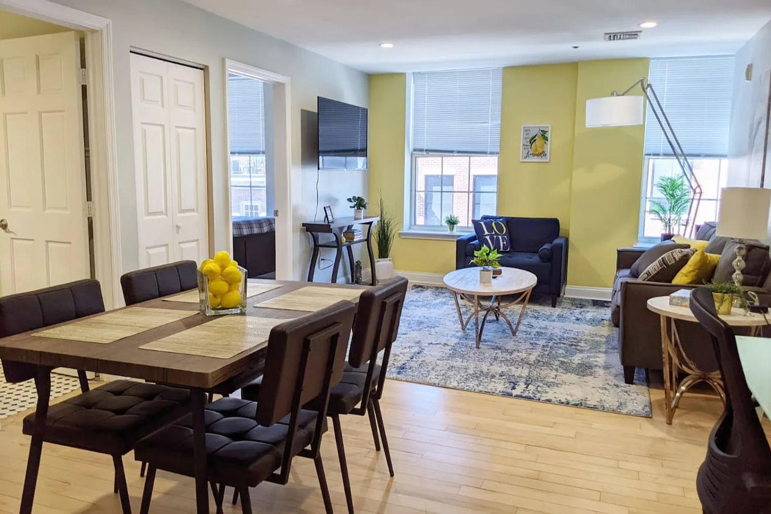 1 bed, 1.0 bath, 6458 sqft, $5,762 — Photo 2