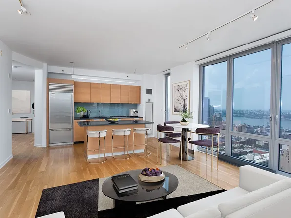 310 W 52nd St APT 40H, New York, NY 10019