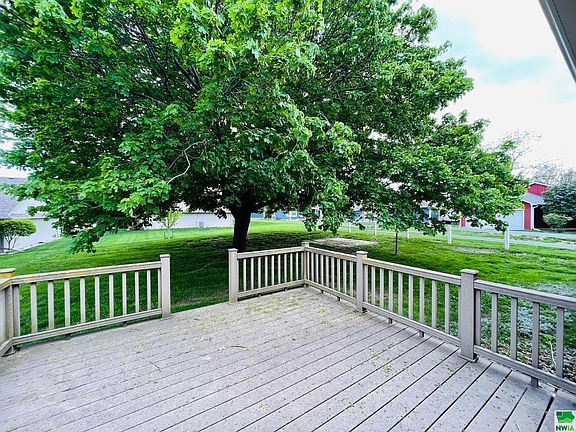 2nd image of 4724 Mayhew Ave