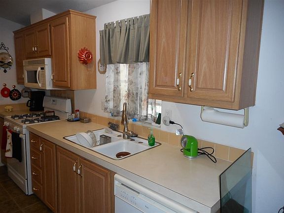5th image of 2300 E Valley Pkwy Spc 100