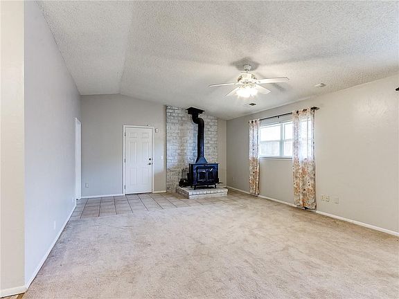5th image of 3312 Oakbrook Dr