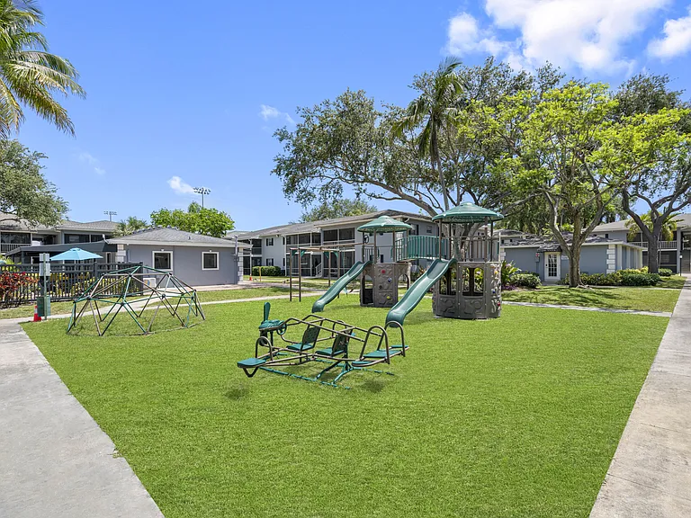 The Village at Eastpointe Apartments — Photo 15