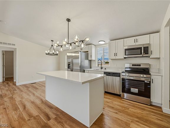 5th image of 551 Cynthia St