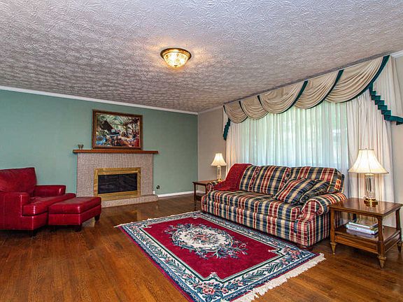 5th image of 1720 Doningham Dr