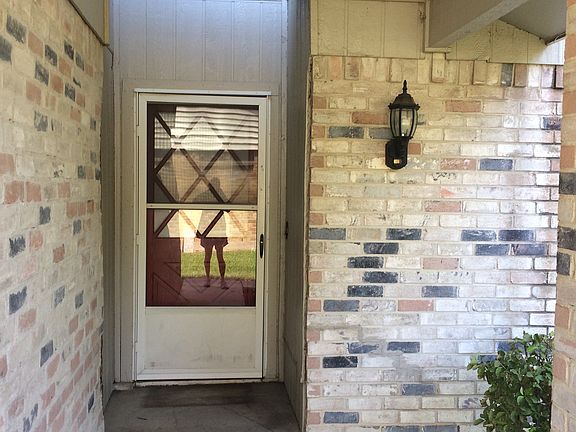 2nd image of 422 Bedford Dr