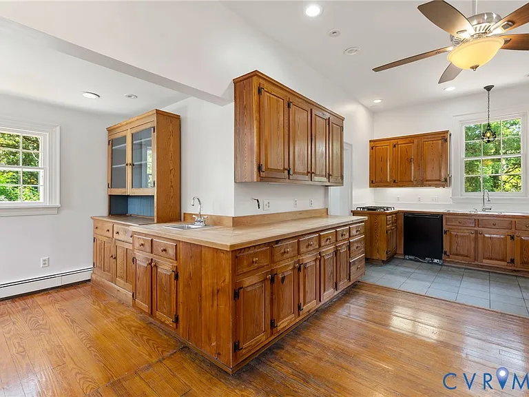 209 Ross Rd — Photo 17