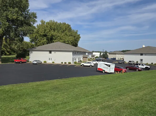 530 Cottonwood Dr #1, Winona, MN 55987