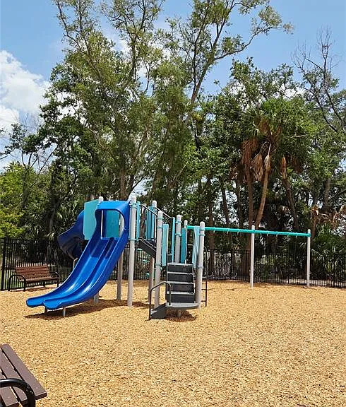 8821 Walnut Gable Ct — Photo 32