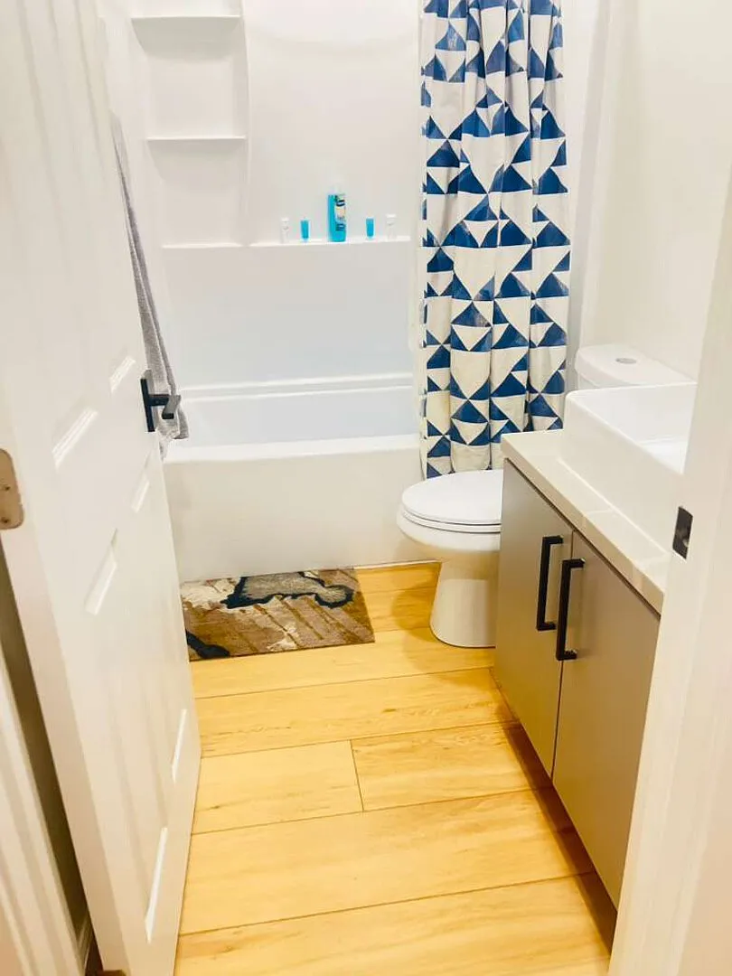A24 268 I St — Photo 2