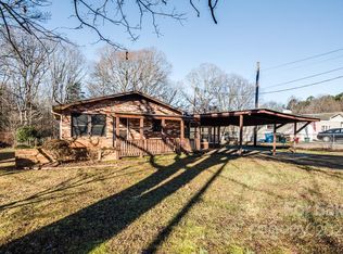 1023 22nd St NE, Hickory, NC 28601