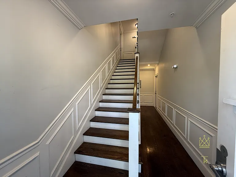 8 Nira Ave #3 — Photo 14