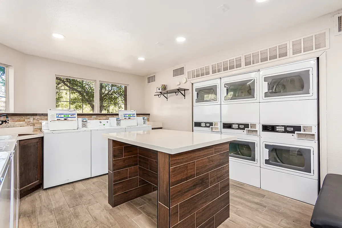 Alta Vista Apartments — Photo 1