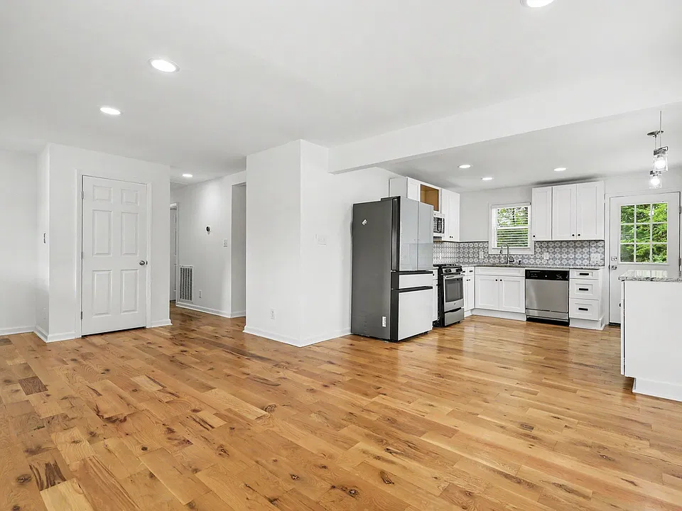 1708 Athens Ave