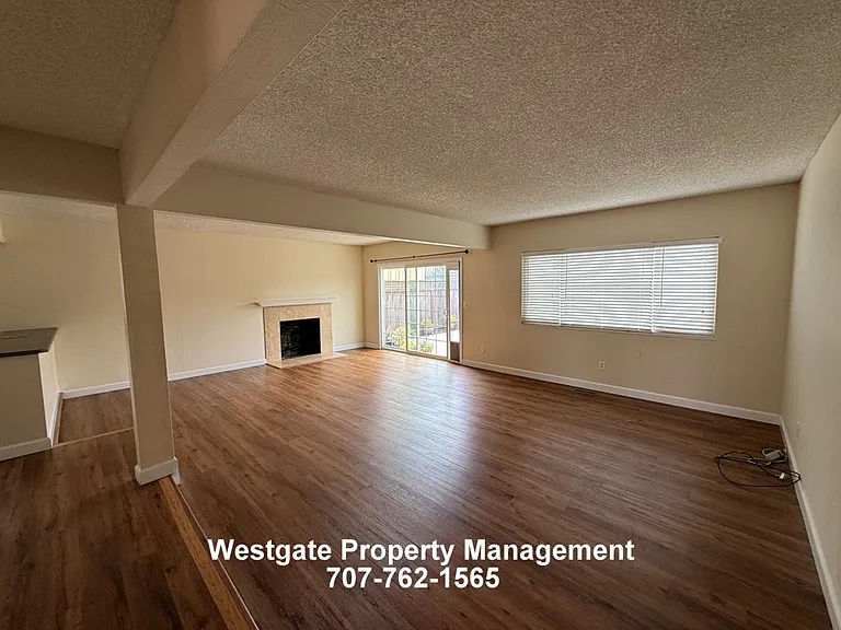 1729 Kearny St — Photo 16