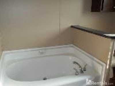 5th image of 271 Jordanshire Cir