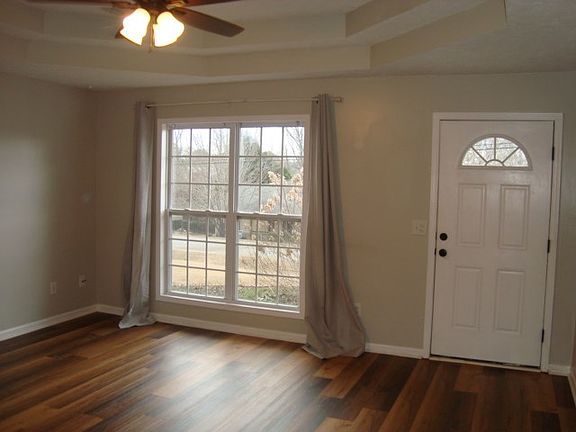 4th image of 90 Lee Road 2059