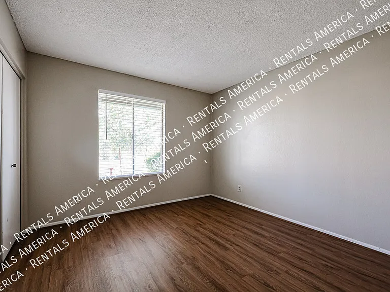 2466 W Onza Ave — Photo 29