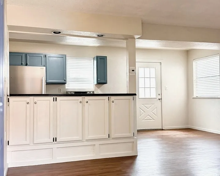 1579 Hooker St #B — Photo 1