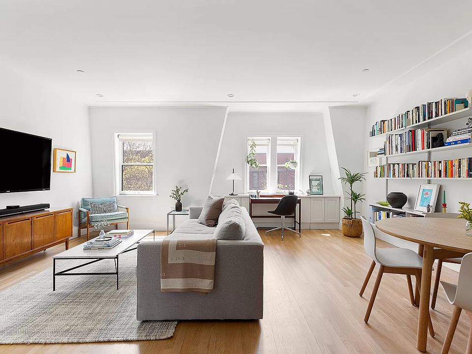 1st image of 581 Putnam Ave #4