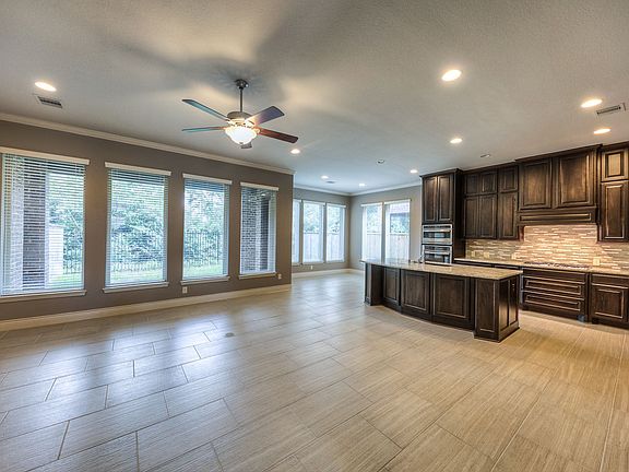 2nd image of 46 Daffodil Meadow Pl