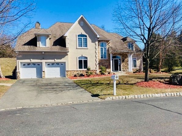 4 Forest Hill Dr