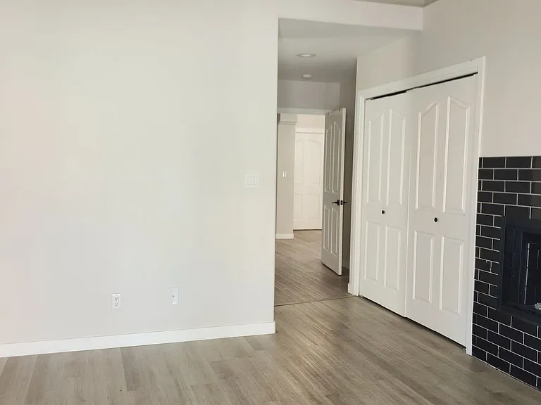 8016 Shorecrest Dr — Photo 5