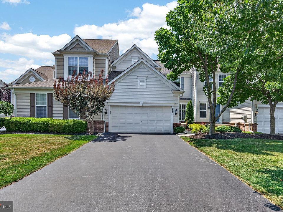 1st image of 228 N Caldwell Cir