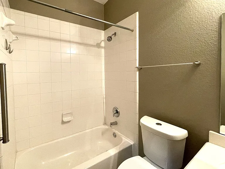 9109 Nathaniel Dr — Photo 16