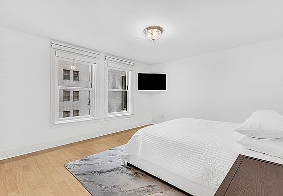 3rd image of 1 Central Park S #1604