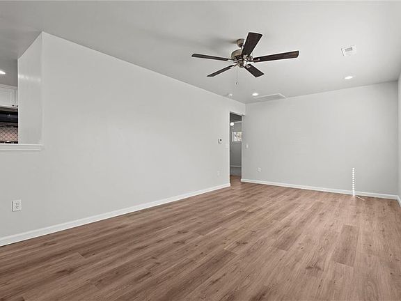 2nd image of 10814 Ewing Ave