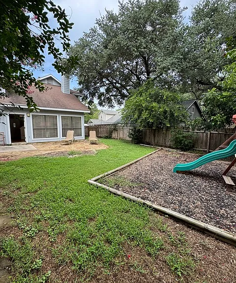 13815 Stone Hollow Dr — Photo 30